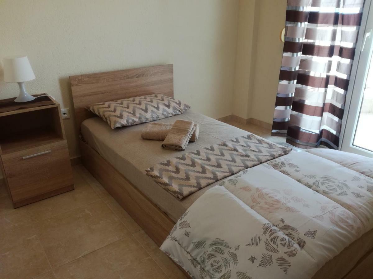 Jordan'S 3Rd Appartment At 尼亚米卡尼奥纳 外观 照片