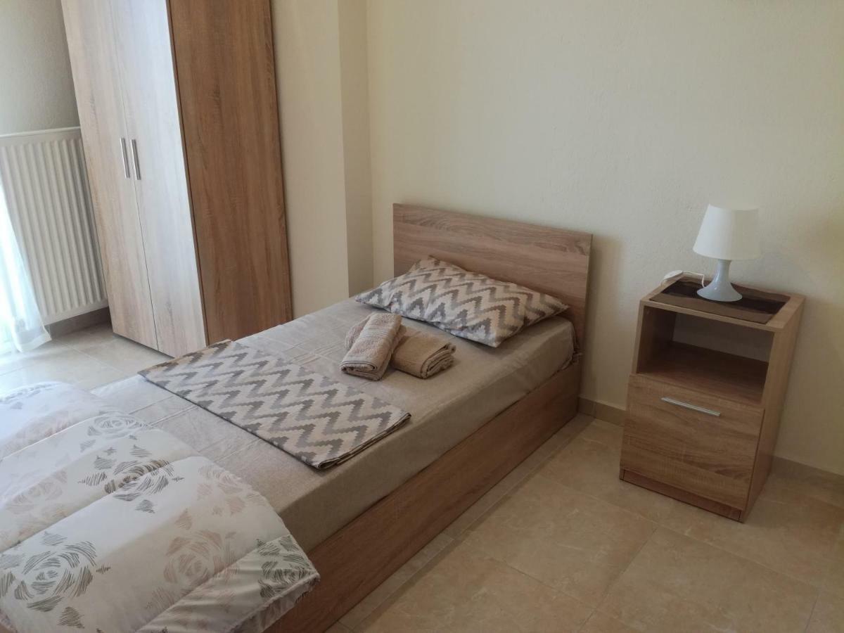 Jordan'S 3Rd Appartment At 尼亚米卡尼奥纳 外观 照片